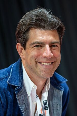 Max Greenfield.jpg